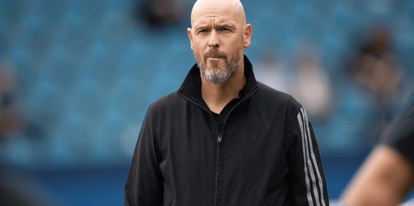 2-1，55岁滕哈赫发威：率德甲劲旅2连胜，22岁利物浦旧将利剑出鞘