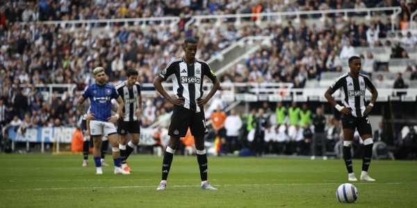 罗马诺爆料：伊萨克拒绝纽卡斯尔续约，利物浦全力追逐